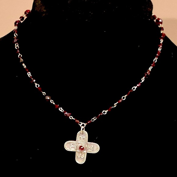 Necklace - Picture 1 of 4